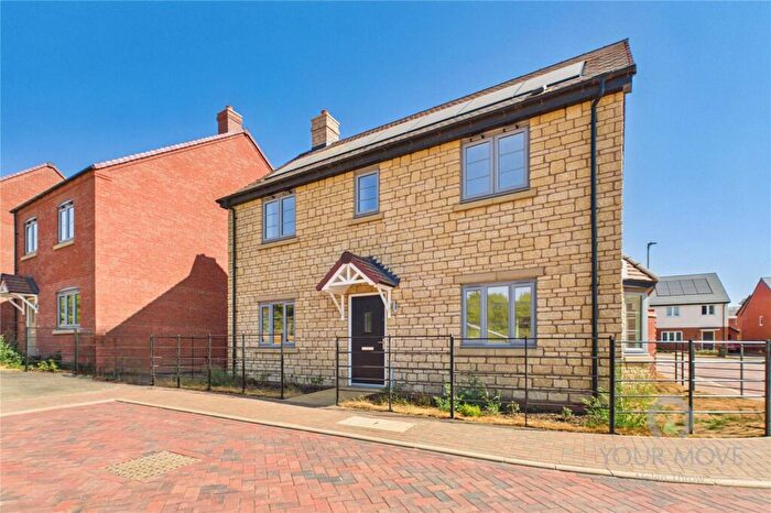3 Bedroom Detached House For Sale In Lowther Place, Kettering, Northamptonshire, NN16