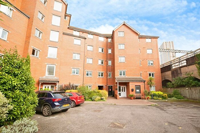 1 Bedroom Flat For Sale In Taffs Mead Embankment, Cardiff, CF11