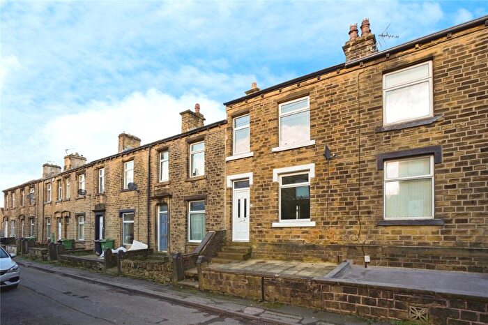 2 Bedroom Terraced House To Rent In Chapel Terrace, Crossland Moor, Huddersfield, Kirklees, HD4