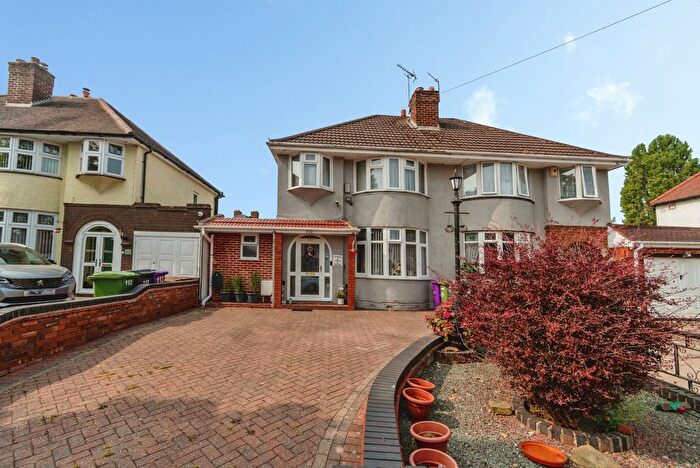 3 Bedroom Semi-Detached House For Sale In Mill Lane, Wednesfield, Wolverhampton, West Midlands, WV11