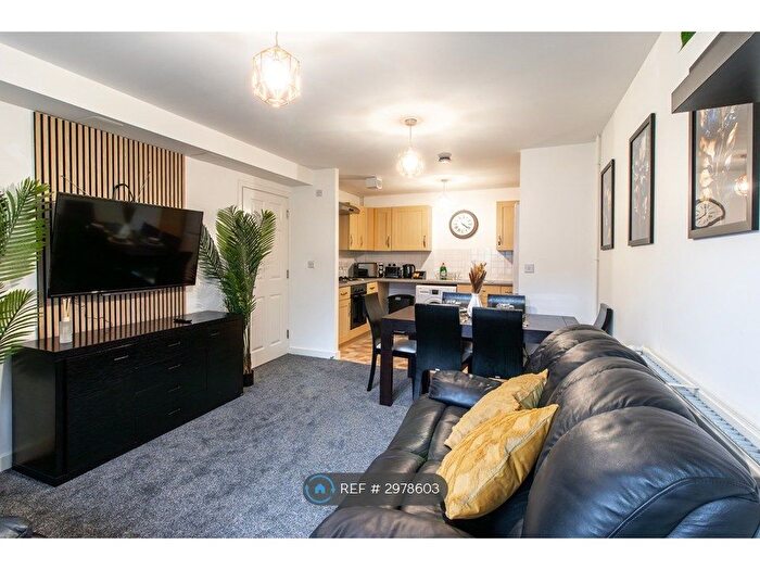 2 Bedroom Flat To Rent In Seacole Gardens, Southampton, SO16
