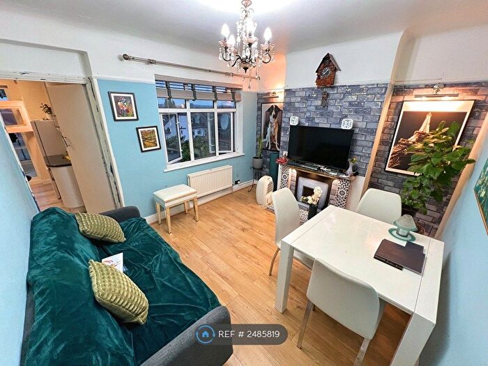 2 Bedroom Maisonette To Rent In Tanfield Avenue, London, NW2