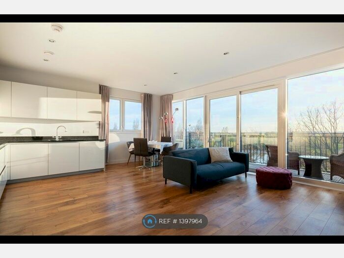 3 Bedroom Flat To Rent In Embry Road, London, SE9