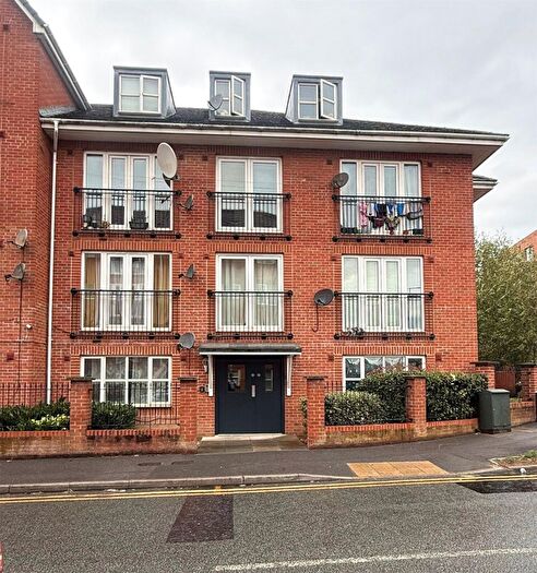 2 Bedroom Flat To Rent In Headington Place, Mill Street, Slough, SL2