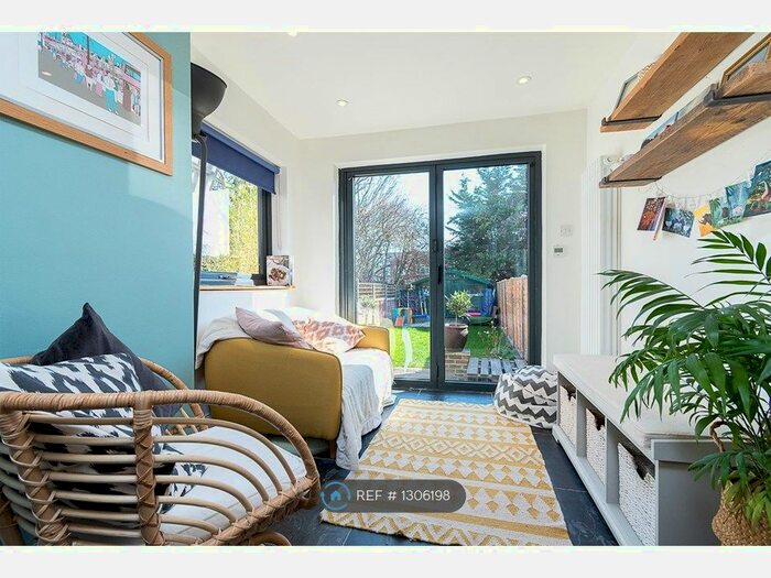 3 Bedroom Terraced House To Rent In Crampton Road, London, SE20