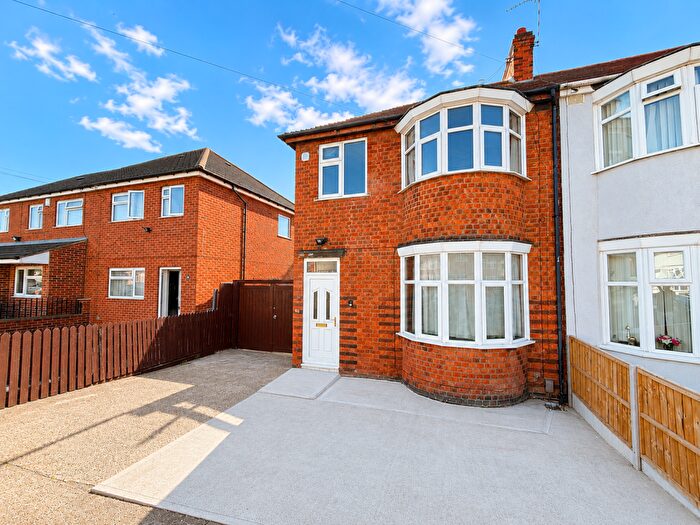 3 Bedroom End Of Terrace House To Rent In Kitchener Road, Leicester, LE5