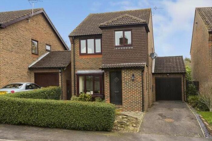 3 Bedroom Detached House To Rent In Mill Rise, Robertsbridge, TN32