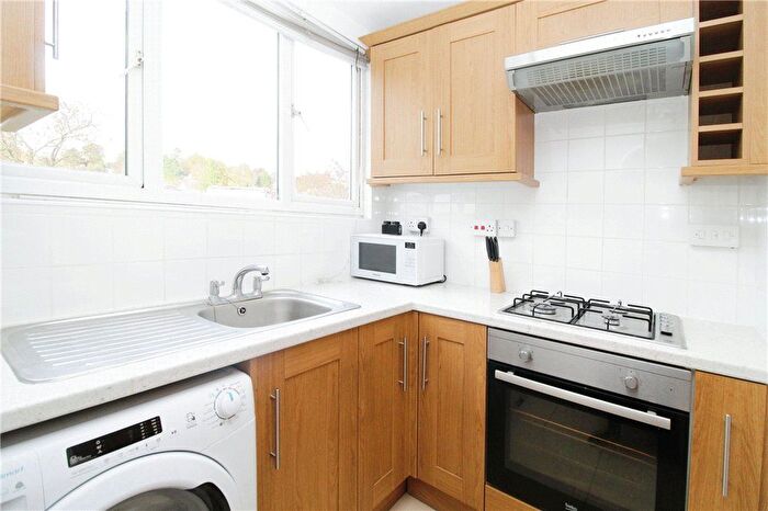 2 Bedroom Flat To Rent In Brighton Road, Purley, CR8