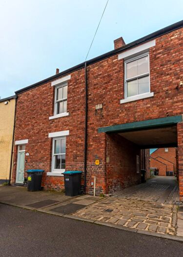 3 Bedroom House To Rent In Gilesgate, Durham, DH1