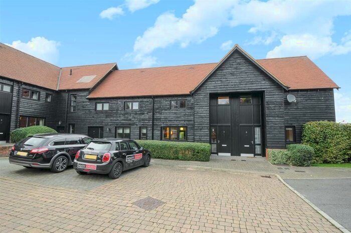 3 Bedroom House To Rent In Corner Farm Place, Hemel Hempstead, HP2