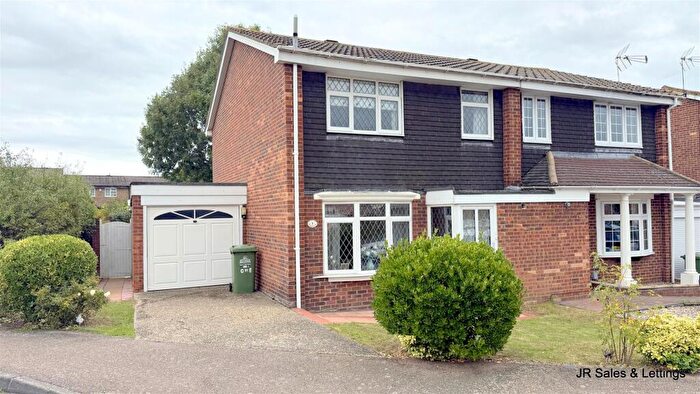 3 Bedroom End Of Terrace House For Sale In Frensham, West Cheshunt, EN7
