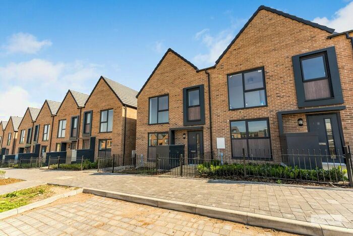 3 Bedroom House To Rent In Wildflower Avenue, BS13