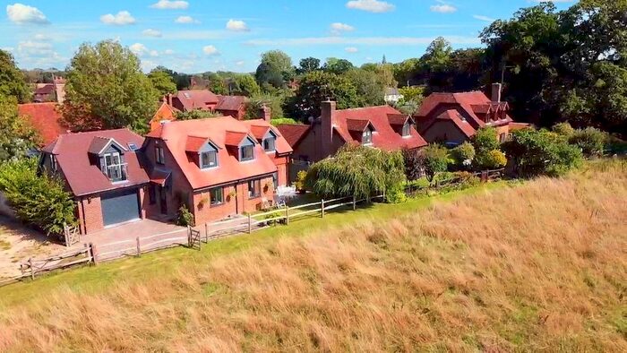 3 Bedroom Detached House For Sale In The Common, Dunsfold, Godalming, Surrey, GU8