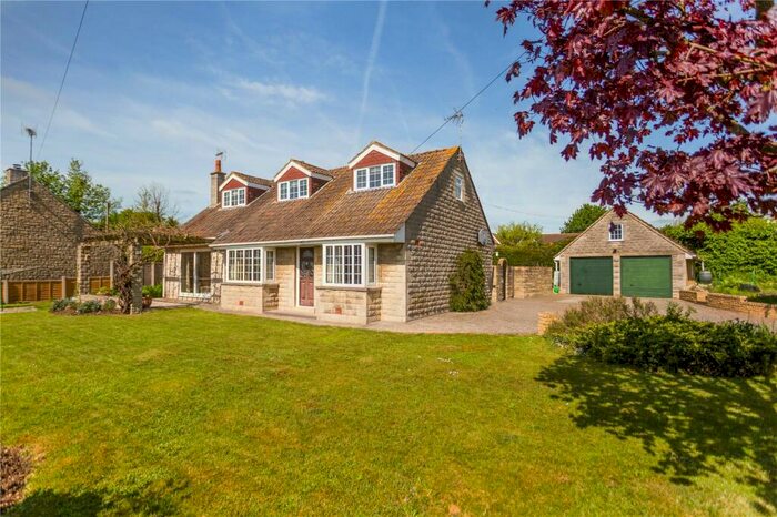 4 Bedroom Detached House For Sale In Calne, SN11