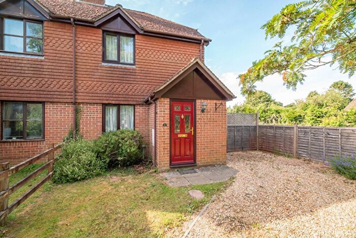 2 Bedroom Property For Sale In Well Close, Wootton St. Lawrence, RG23