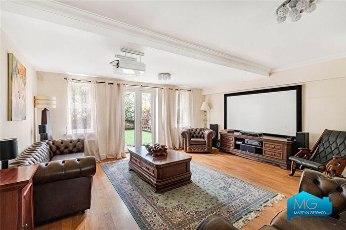 1 Bedroom Flat To Rent In Osier Crescent, London, N10