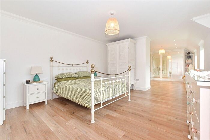 5 Bedroom Detached House For Sale In Bears Green, Ashford, Kent, TN23