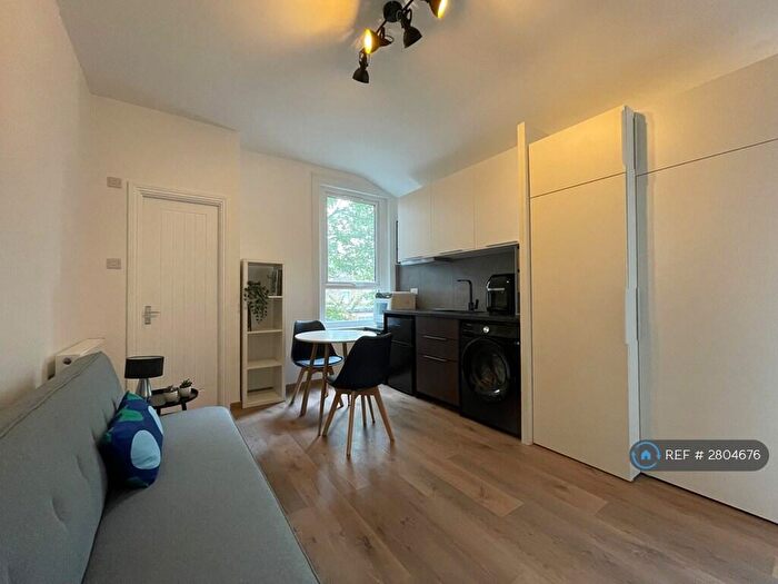 1 Bedroom Flat To Rent In Forest Gate, London, E7