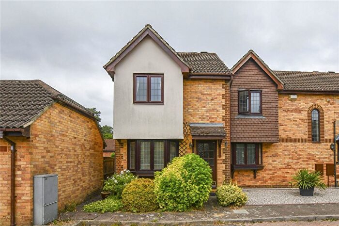 2 Bedroom End Terrace House For Sale In The Brackens, Crowthorne, Berkshire, RG45
