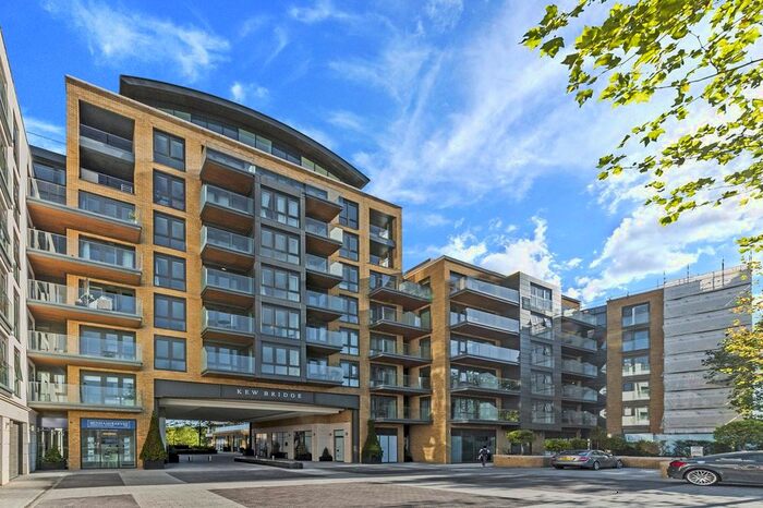 1 Bedroom Flat To Rent In Quayside House, Kew Bridge Road, TW8