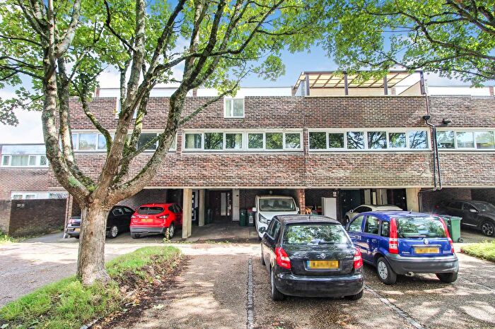 2 Bedroom Maisonette For Sale In Turnpike Place, Crawley, West Sussex., RH11