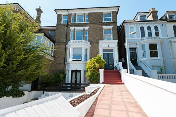 3 Bedroom Flat To Rent In The Vale, Broadstairs, Kent, CT10