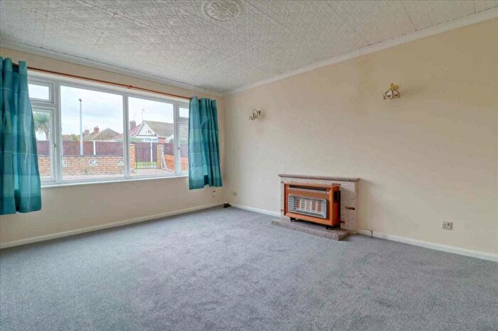 2 Bedroom Bungalow For Sale In Fleetwood Avenue, Holland On Sea, CO15
