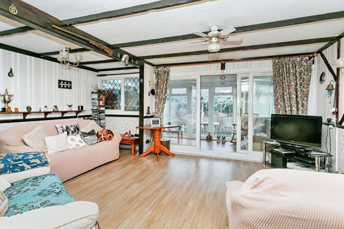 2 Bedroom Bungalow For Sale In Dodkin, Beanhill, Milton Keynes, Buckinghamshire, MK6