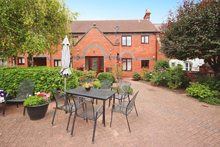 2 Bedroom Flat For Sale In Priory Walk, Cross Street, Warwick, Warwickshire, CV34