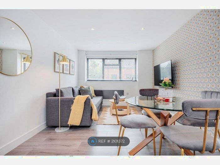 2 Bedroom Flat To Rent In Walker Avenue, Milton Keynes, MK12