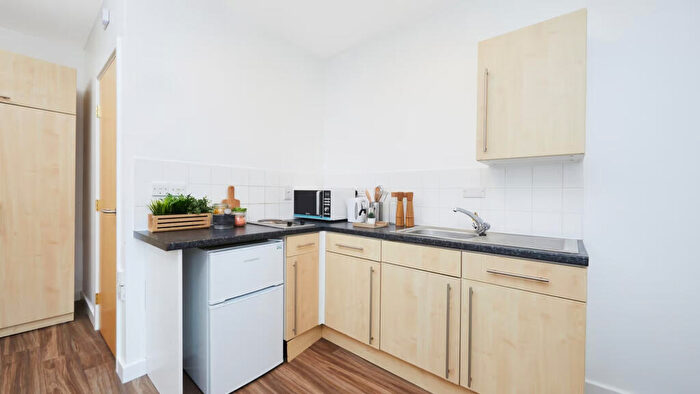 1 Bedroom Private Hall To Rent In Bonhay Road, EX4