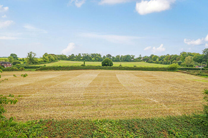 4 Bedroom Detached House For Sale In Bourne Lane, Twyford, Winchester, Hampshire, SO21