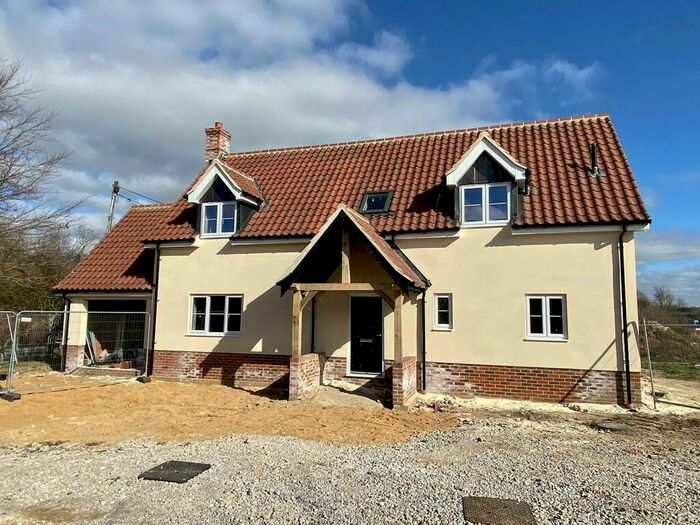 3 Bedroom Detached House For Sale In Orchard Close, Watton Road, Larling, Norwich, NR16