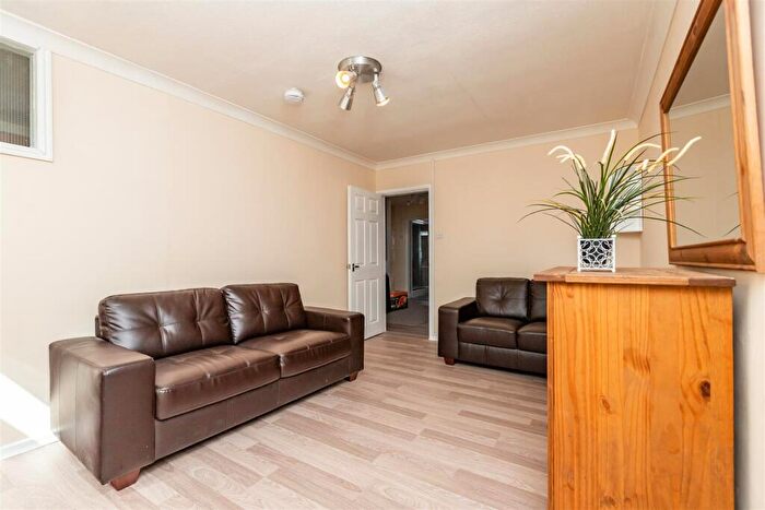 4 Bedroom House To Rent In Wellman Croft, Birmingham, West Midlands, B29