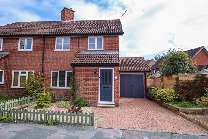 3 Bedroom Semi-Detached House For Sale In Farriers Close, Martlesham Heath, Ipswich, IP5