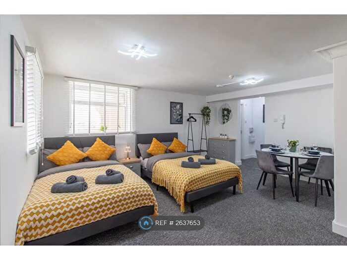 1 Bedroom Flat To Rent In Merton Road, Southsea, PO5