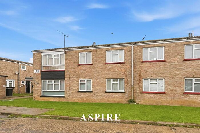2 Bedroom Flat For Sale In Oxwich Close, Corringham, Stanford-Le-Hope, SS17