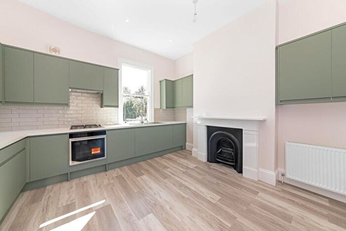 4 Bedroom Apartment To Rent In Park Hall Road, West Dulwich, London, SE21