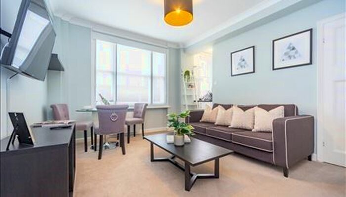 1 Bedroom Flat To Rent In Hill Street, Mayfair, W1J