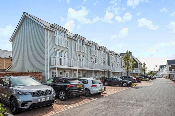 4 Bedroom Town House To Rent In Connecticut Street, REading, RG2