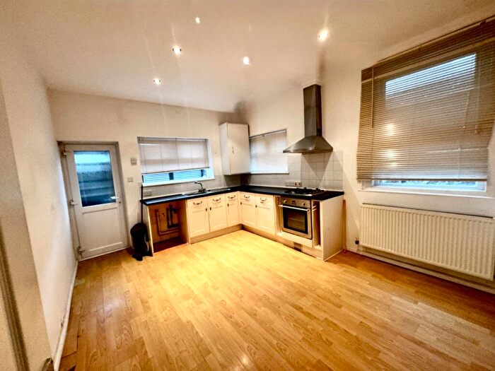 1 Bedroom Flat To Rent In Cotehele Avenue, Prince Rock, Plymouth, Devon, PL4