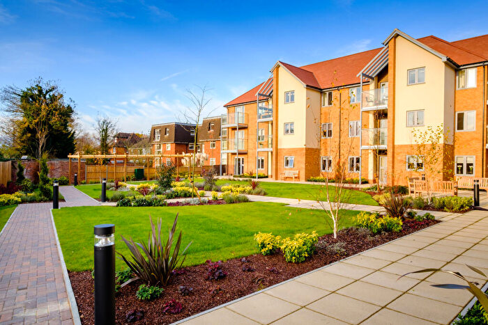 2 Bedroom Apartment To Rent In London Road, St. Albans, Hertfordshire, AL1