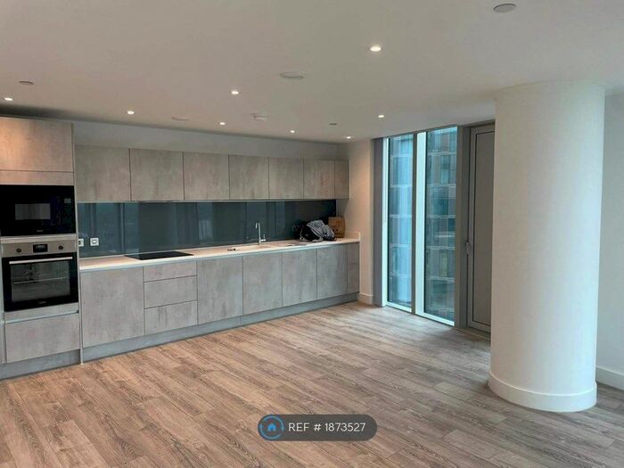 2 Bedroom Flat To Rent In Blade Tower, Greater Manchester, M15