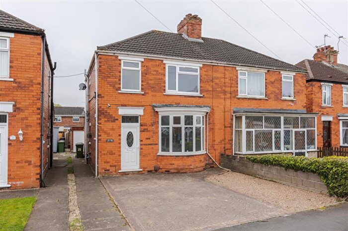 3 Bedroom Semi-Detached House For Sale In Burn Road, Scunthorpe, DN15