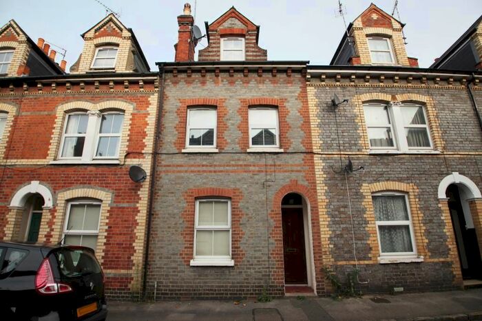 2 Bedroom Flat To Rent In Sackville Street, Reading, Berkshire, RG1