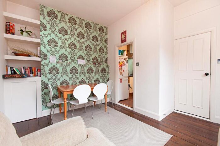 3 Bedroom Flat To Rent In Archway Road, Highgate, N6