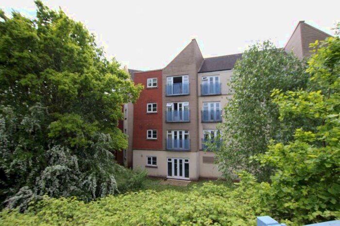 2 Bedroom Apartment To Rent In Whistle Road Mangotsfield Bristol, BS16