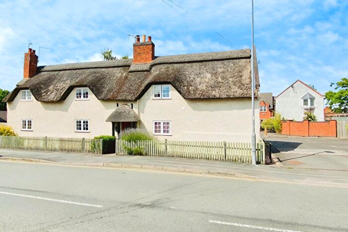 2 Bedroom Cottage For Sale In High Street, Syston, LE7