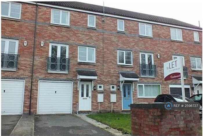 3 Bedroom Terraced House To Rent In St. Cuthberts Road, Gateshead, NE8