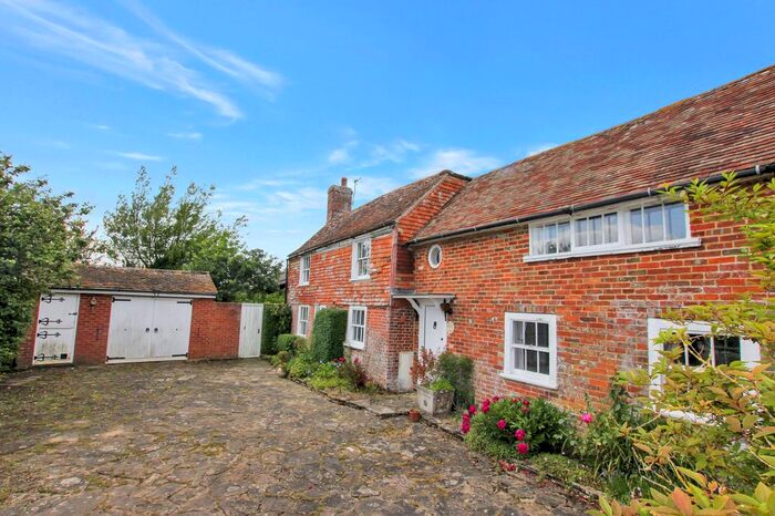 3 Bedroom Detached House For Sale In Snargate Lane, Snargate, TN29